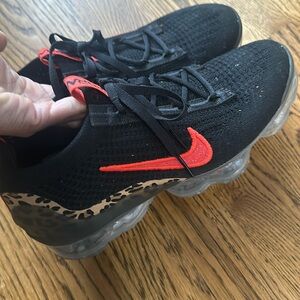 Ladies black and leopard Nike Air Vapor Max 2021 Flyknit size 8.